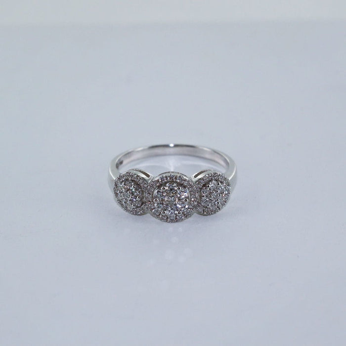 Bague 52 Bague "trilogie" Or blanc Diamants 58 Facettes