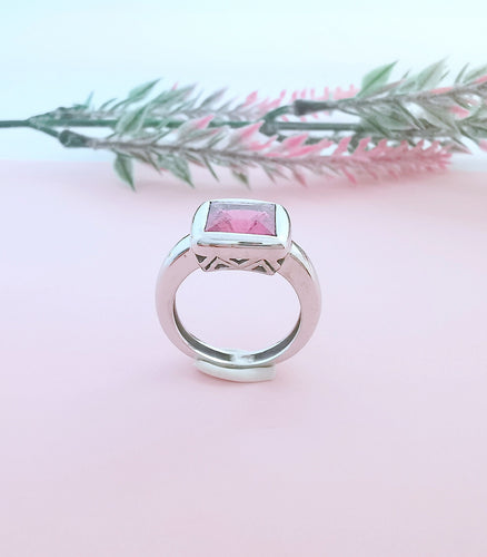 Bague 51.5 Bague Or blanc Tourmaline rose 58 Facettes AA 1628