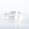 Bague 52 BAGUE OR GRIS PERLE BLANCHE ENTOURAGE DIAMANTS 58 Facettes LP 918