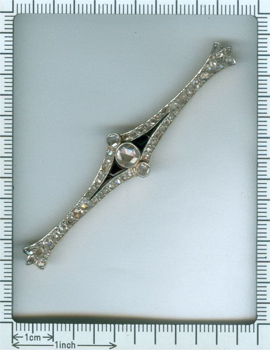 Broche Broche barre Art Déco diamant et onyx 58 Facettes 19016-0012