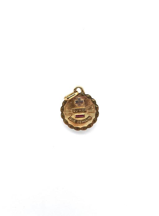 AUGIS pendant - Yellow gold love medal twisted border 58 Facettes