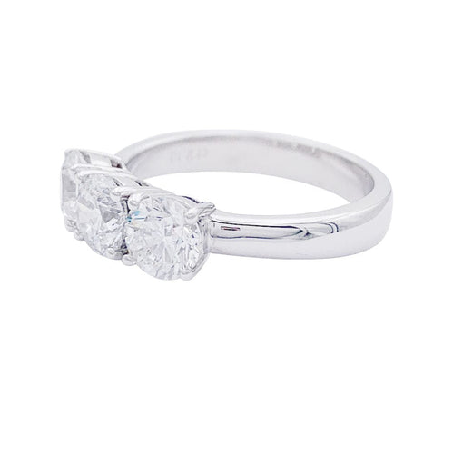 Bague 55 Bague "trilogie", or blanc, diamants. 58 Facettes 32711