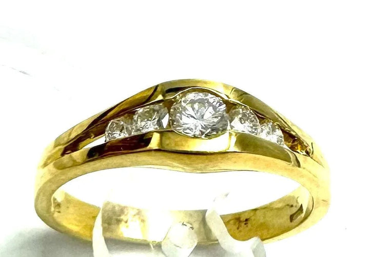 Bague 54 Bague diamant en or jaune 58 Facettes