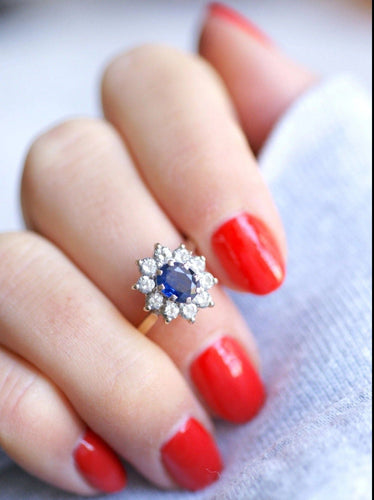 Bague de fiançailles saphir entourage diamants sur or blanc 58 Facettes