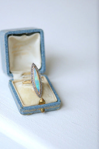 Bague Bague Marquise opale entourage diamants 58 Facettes