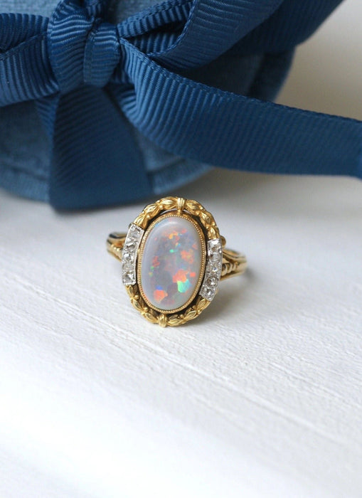Bague Bague Pompadour opale entourage diamants 58 Facettes