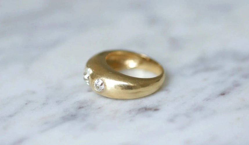 Bague Bague jonc or jaune et trois diamants 58 Facettes