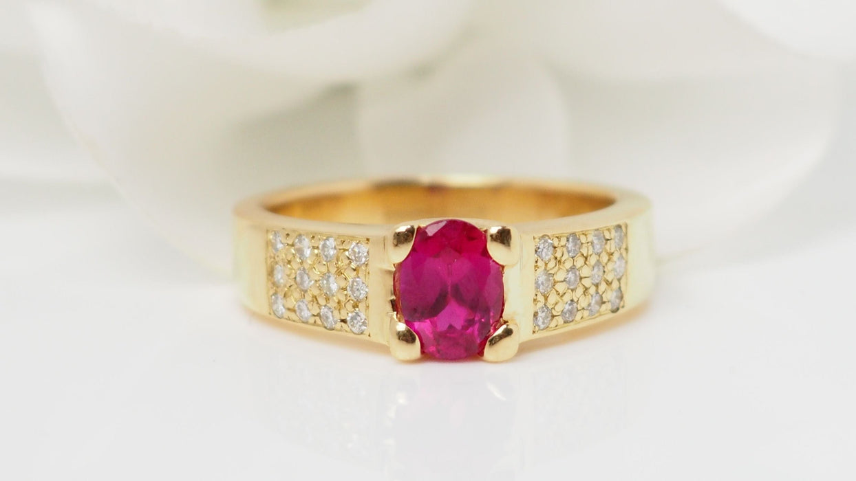 Bague 56 Bague en or jaune, rubis et diamants 58 Facettes 20456