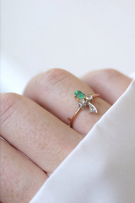 Ring Old clover diamond and emerald ring 58 Facettes