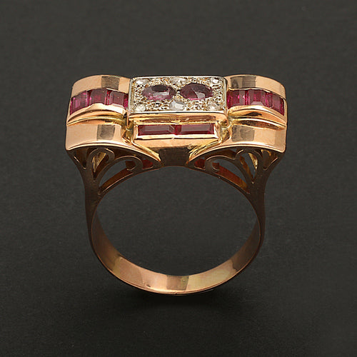 Bague Bague en or jaune, gris, rubis et diamants "Folles années" 58 Facettes 1828