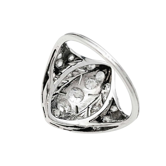 Bague 51 Bague 1920 en or blanc et diamants. 58 Facettes 30712