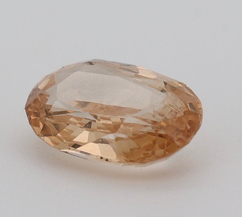 Gemstone Saphir orange non chauffé non traité 2.70cts certificat CGL 58 Facettes 95