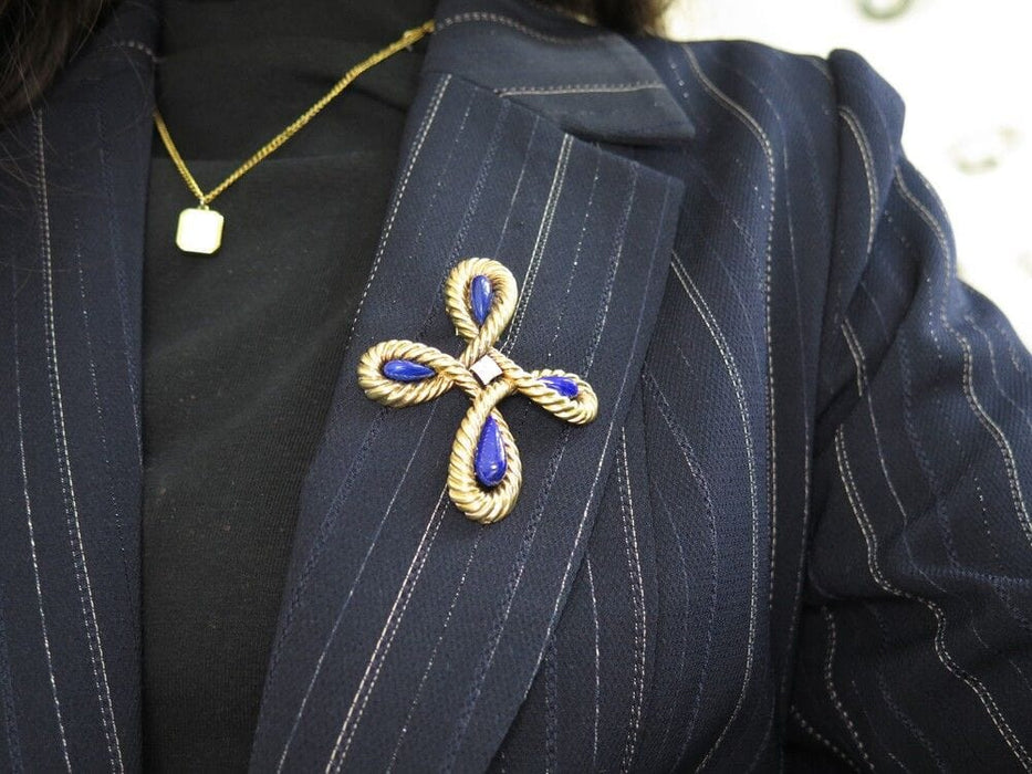 Broche broche VAN CLEEF & ARPELS pendentif croix cabochon lapis lazuli diamants 58 Facettes 257360