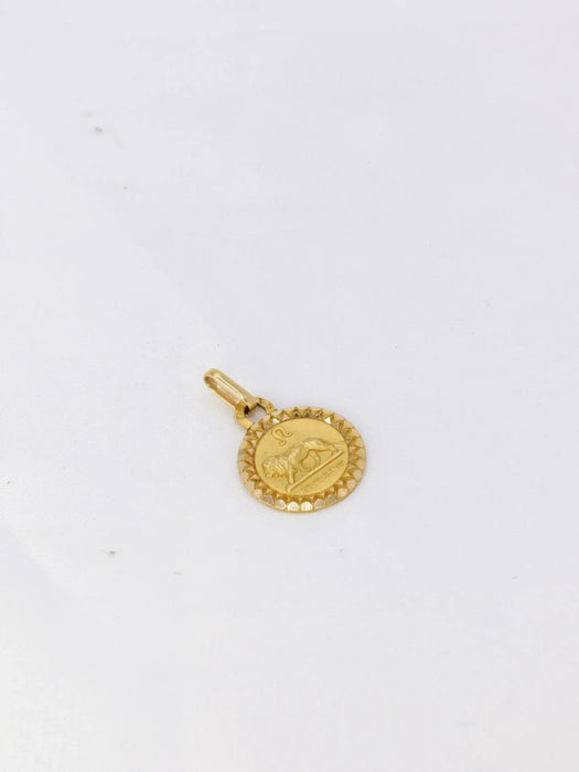 Pendentif Médaille Augis Or jaune signe du Zodiac Lion 58 Facettes J237