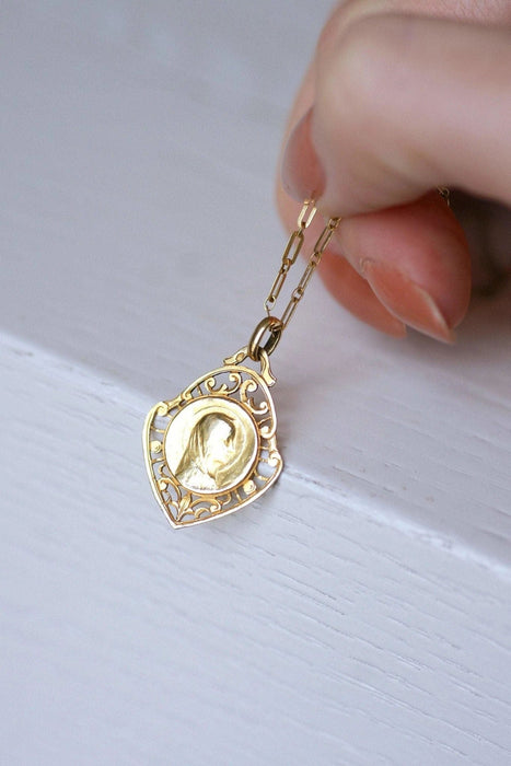Pendentif Médaille ancienne Vierge Marie en or, Art Nouveau 58 Facettes
