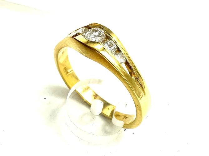 Bague 54 Bague diamant en or jaune 58 Facettes