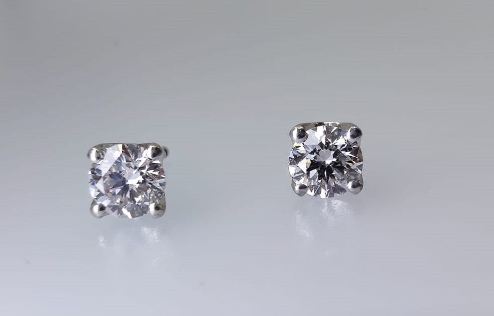 Boucles d'oreilles diamants,  Or blanc 18 carats