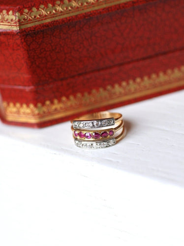 Bague Victorienne triple anneau en or rose, platine, rubis et diamants 58 Facettes