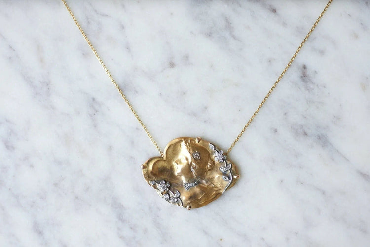 Collier Collier médaille en or jaune, diamant 58 Facettes