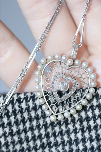 Collier Pendentif cœur diamants et perles en platine 58 Facettes
