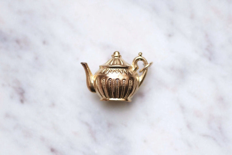 Pendentif Pendentif vintage théière en or jaune 58 Facettes