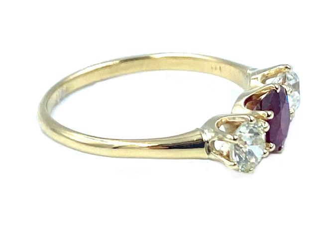 Bague Bague Trilogie or jaune, rubis et diamants 58 Facettes