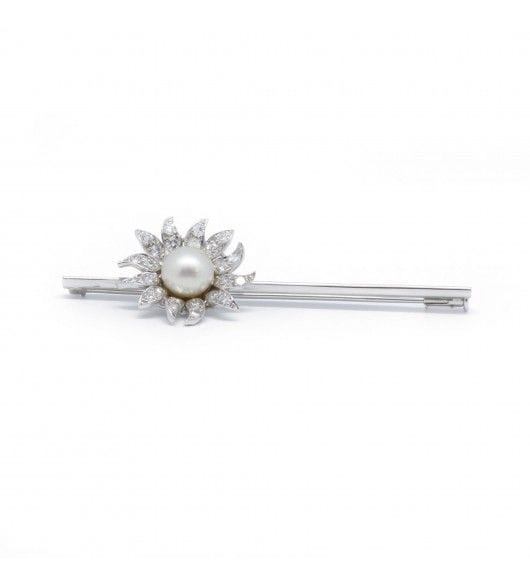 Broche Blanc/Gris / Or 750 et Platine 950 Broche barrette fleur perle et diamants 58 Facettes 200068R