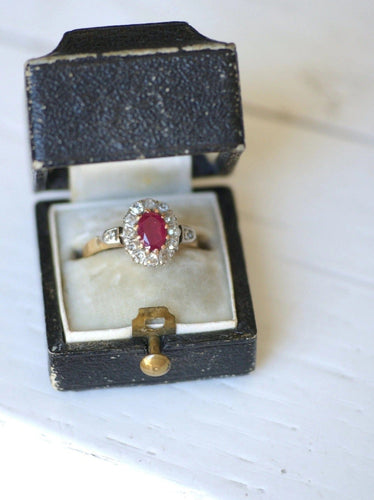 Bague de fiançailles rubis entourage diamants 58 Facettes