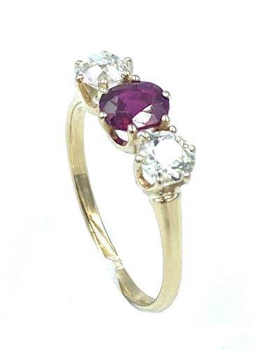 Bague Bague Trilogie or jaune, rubis et diamants 58 Facettes