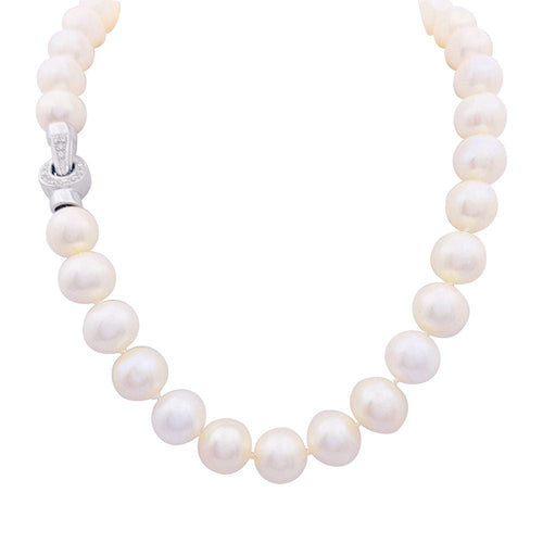Collier Collier de perles, or blanc et diamants. 58 Facettes 33519