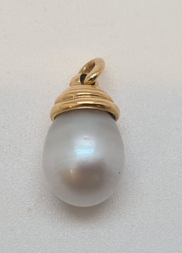 Pendentif Pendentif en Or jaune , perle de culture 58 Facettes