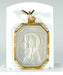 Medal pendant in mother-of-pearl, gold and pearls 58 Facettes 27