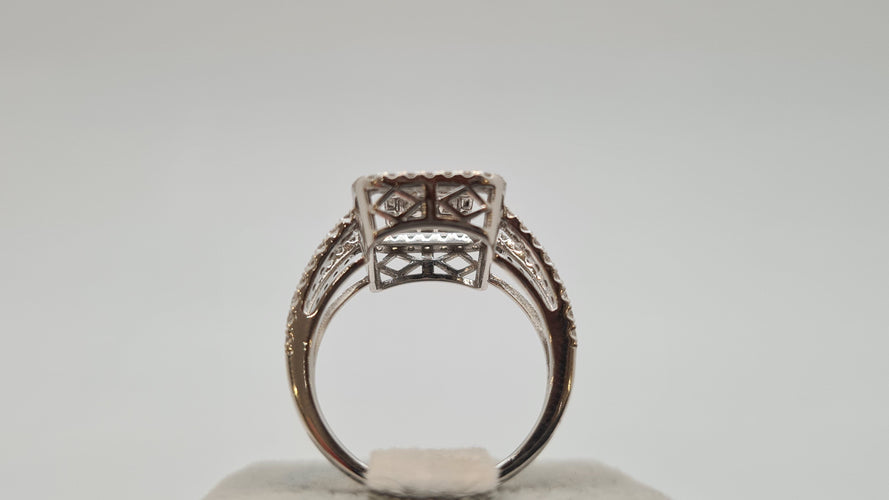 Bague 54 Bague en Or blanc & diamants 58 Facettes