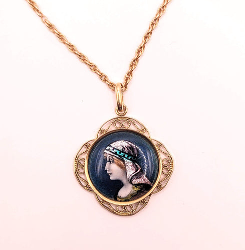 Collier Chaîne et médaille émaillée, années 30 58 Facettes