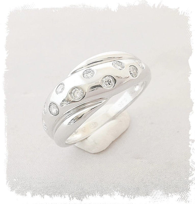 Bague 50.5 Bague Moderne en Or blanc & Diamants 58 Facettes AA 1461