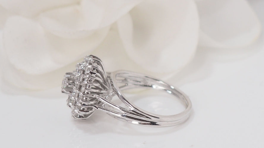 Bague 54.5 Bague double entourage en or blanc et diamants 58 Facettes 31982