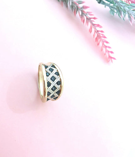 Bague Bague Bandeau Saphirs en Damier 58 Facettes AA 1607