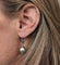 Boucles d'oreilles Boucles d'oreilles dormeuses or et perles grises 58 Facettes