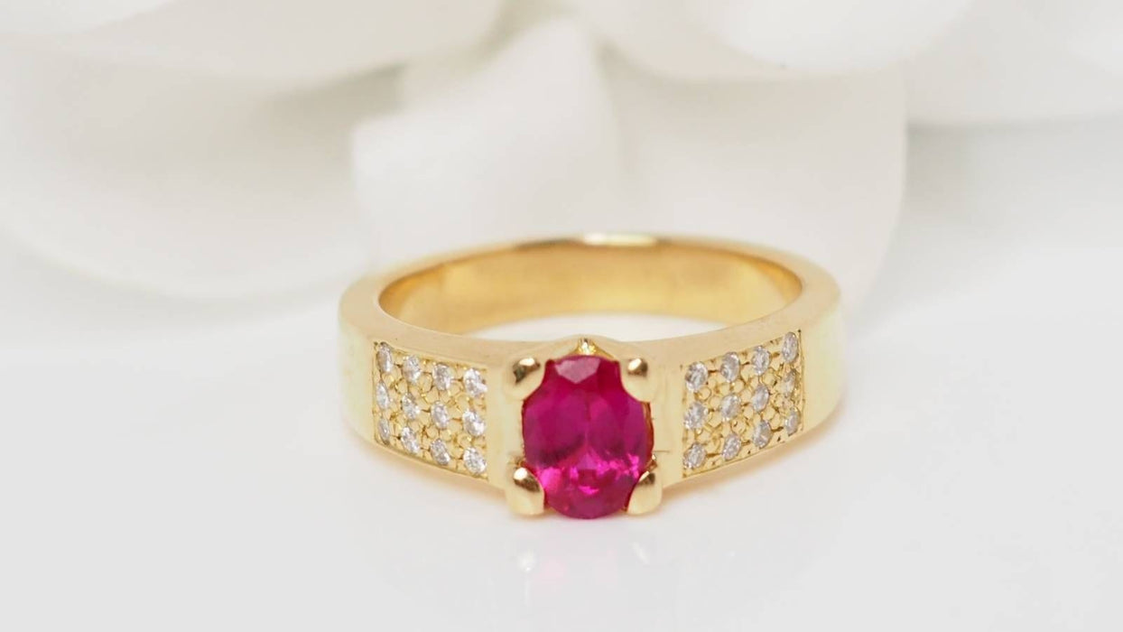 Bague 56 Bague en or jaune, rubis et diamants 58 Facettes 20456