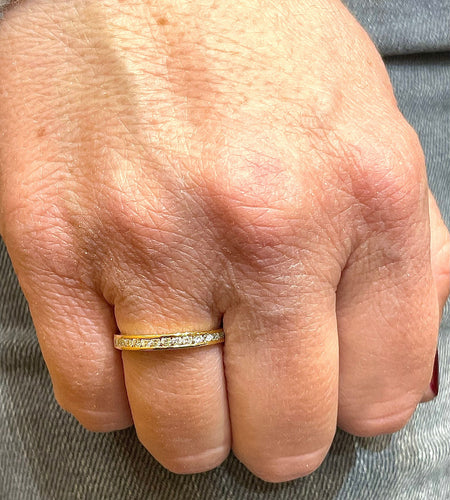 Bague Alliance en diamants serti magique or jaune 18 carats 58 Facettes