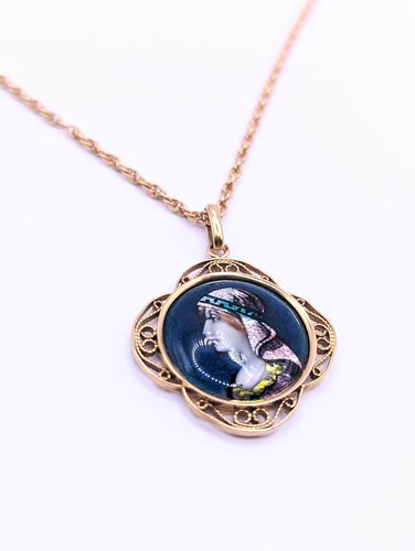 Collier Chaîne et médaille émaillée, années 30 58 Facettes