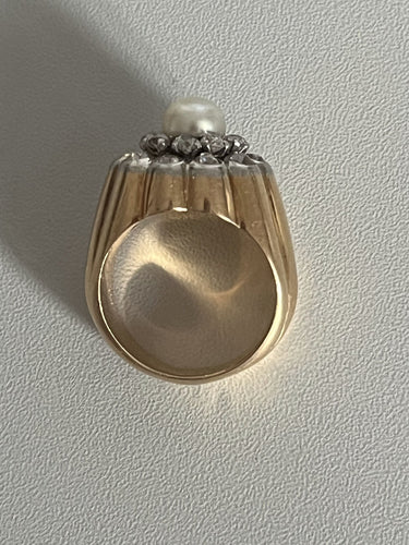 Bague 57 Bague Or Godronné Perle Diamants 58 Facettes 5082
