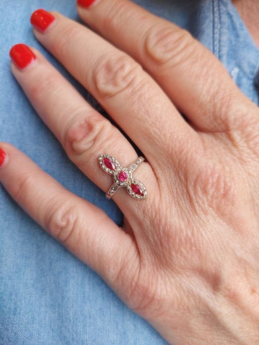 Bague BAGUE ART-NOUVEAU RUBIS ET DIAMANTS 58 Facettes 073021