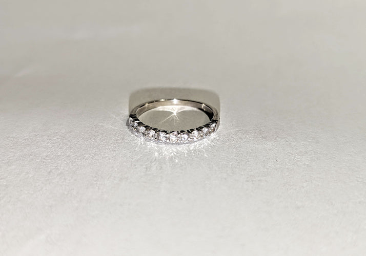 Bague Alliance diamants demi tour 58 Facettes