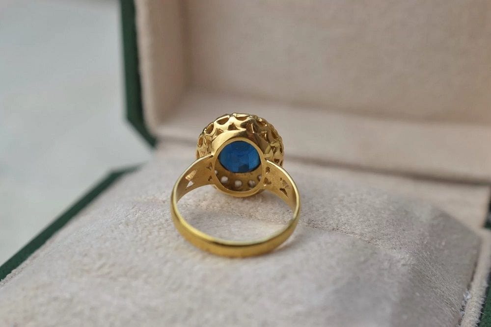 Bague Marguerite Diamants et verre bleu 58 Facettes Ref1827