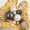 Broche Broche en or texturé, perles et diamants 58 Facettes