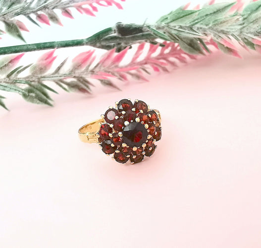 Bague 54.5 Bague Fleur Grenats Or Jaune 58 Facettes AA 1485