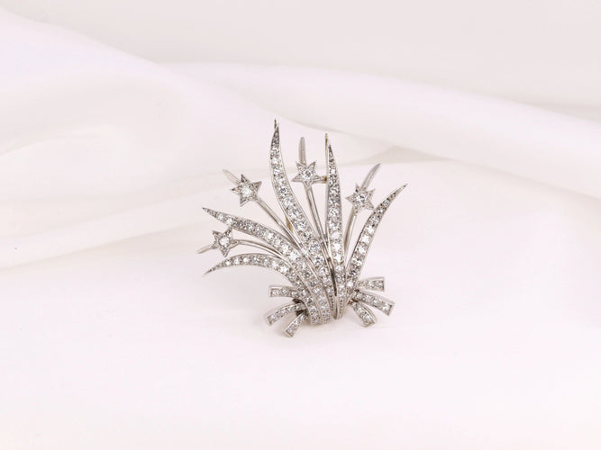 Broche Broche ancienne en or et diamants figurant un motif céleste 58 Facettes