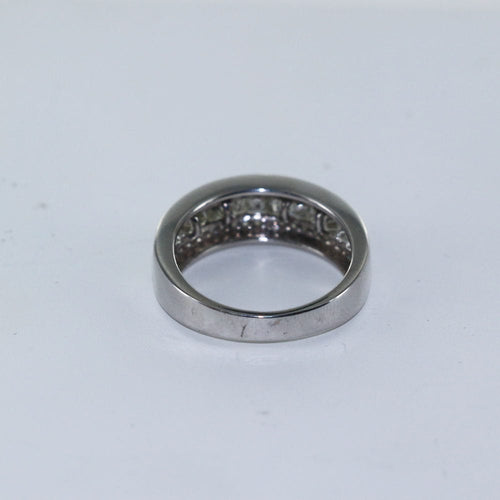 Bague Bague en diamants pavée 3 rangs 58 Facettes