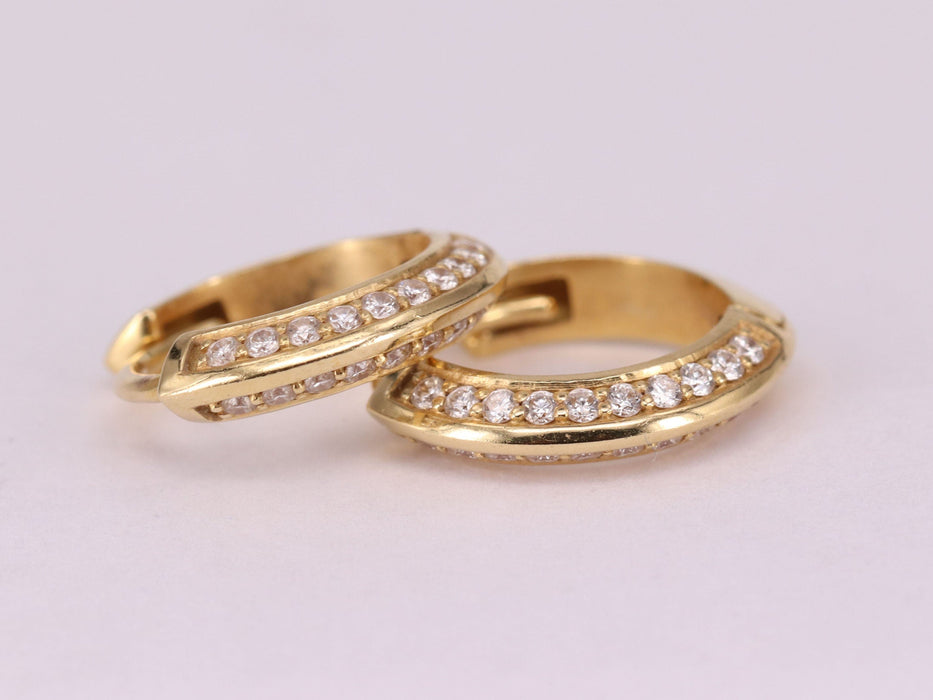 Boucles d'oreilles Boucles d'oreilles rond diamants or jaune 18k 58 Facettes ME117